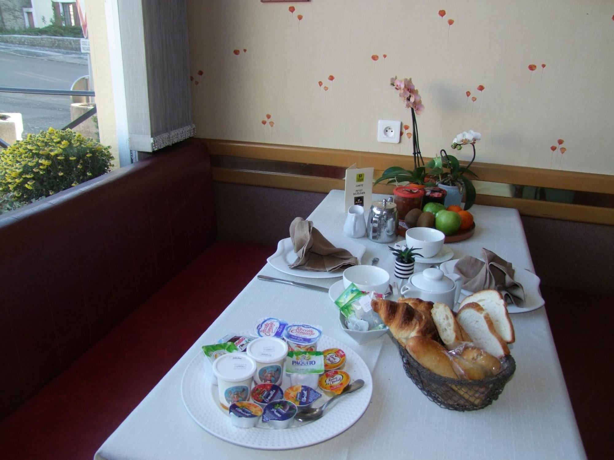 Logis Le Cantarel Andelot-Blancheville Buitenkant foto